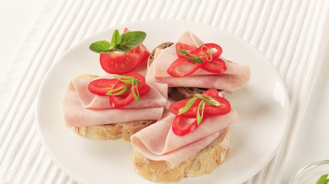 Kaj se dogaja v vašem telesu, če pogosto jeste šunko? Tega o priljubljenem živilu morda še niste vedeli