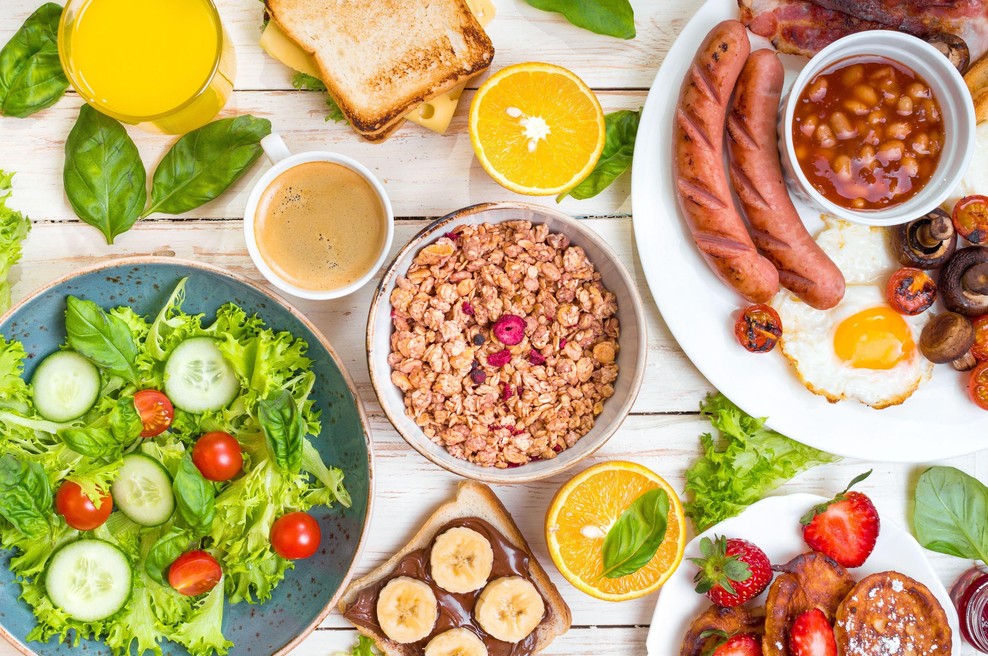 Če za zajtrk pogosto jeste to živilo, se lahko čez 10 let pojavijo zamaščena jetra: slabo vpliva na telo in zvišuje holesterol (foto: Profimedia)