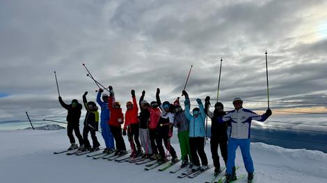 VIDEO in FOTO reportaža: Doživeli smo popoln Elanov smučarski dan na Krvavcu (smučanje še nikdar ni bilo lažje!)