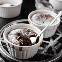 Tako pripravite nizkokalorični čokoladni sufle: sladica za vse ljubitelje čokolade, ki želijo uživati brez slabe vesti