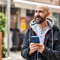 Zakaj imajo ženske rade plešaste moške?