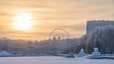 Robert se je odpravil v najhladnejši del Evrope: »Zunaj je minus 39 stopinj, vsakih pet minut morate na toplo, prizor z reko pa je pravo čudo«