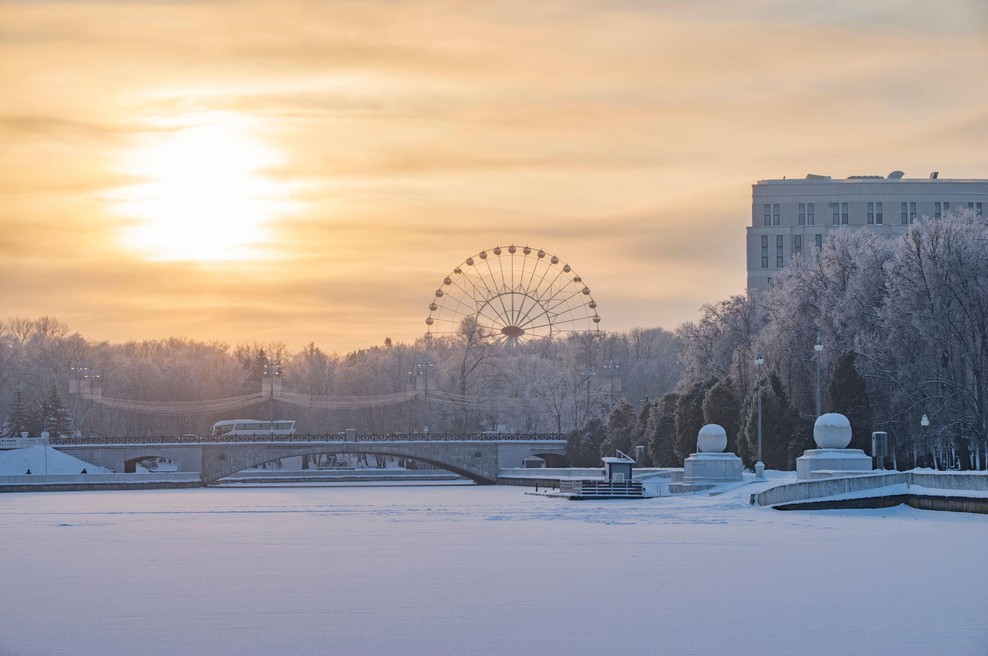 Robert se je odpravil v najhladnejši del Evrope: »Zunaj je minus 39 stopinj, vsakih pet minut morate na toplo, prizor z reko pa je pravo čudo« (foto: Profimedia)