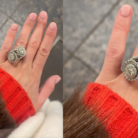 Pokazala je zaročni prstan za 22 tisoč evrov, sledil je plaz komentarjev: »To je odpirač za konzerve«