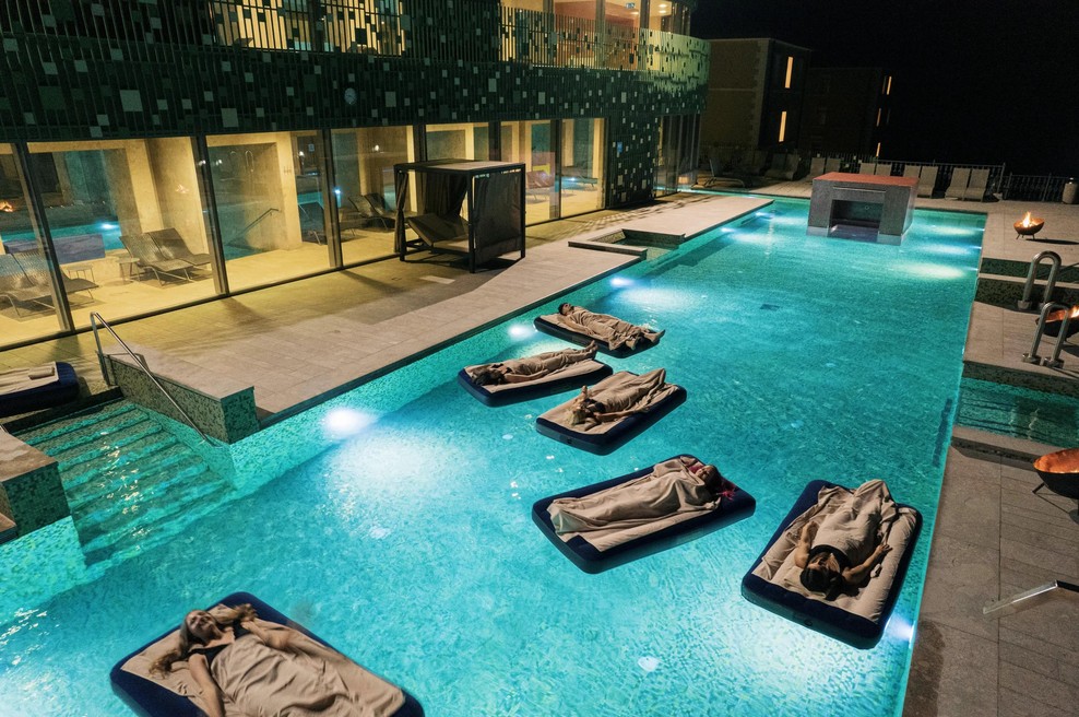 V naših priljubljenih termah zdaj ponujajo posebno vodno doživetje, ki vodi v globoko sprostitev (foto: Rimske terme)