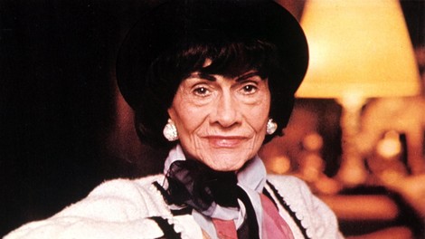 5 navad Coco Chanel, ki so jo ohranjale mladostno: to je bil temelj njene lepote