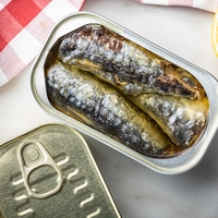 70 dni je jedla samo konzervirane sardine: nikoli ne uganete, kaj se je zgodilo z njenim telesom