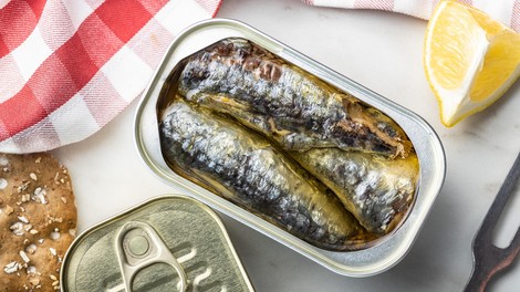 70 dni je jedla samo konzervirane sardine: nikoli ne uganete, kaj se je zgodilo z njenim telesom