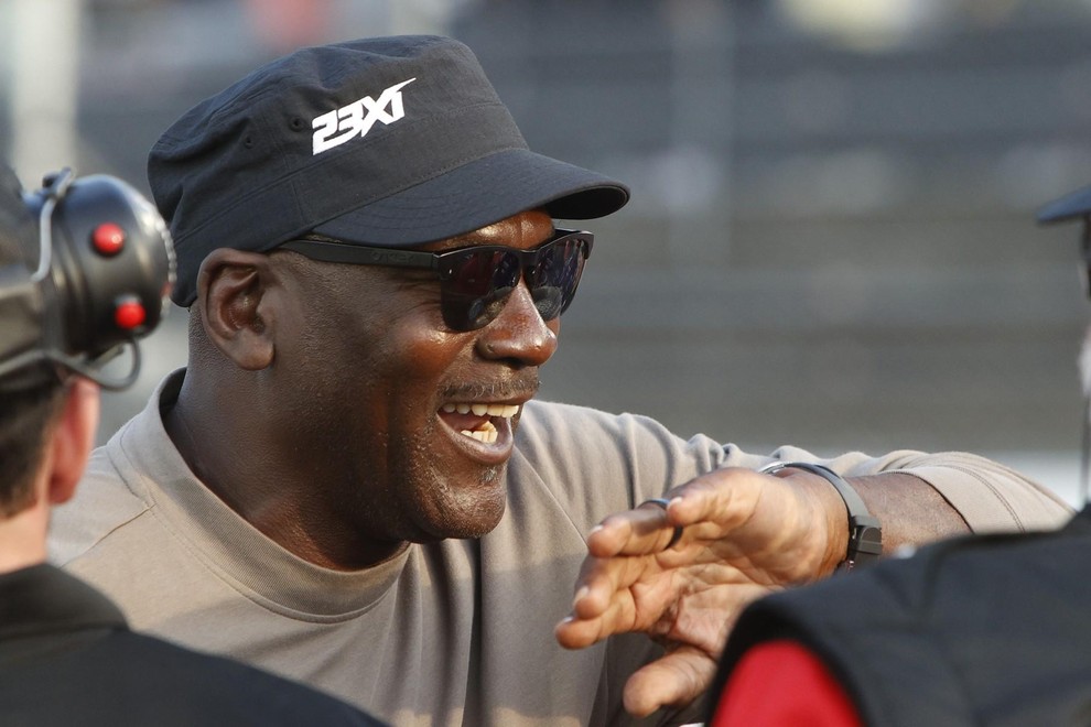 Na samem vrhu je Michael Jordan. Legendarni Američan je zaslužil neverjetnih 4,05 milijarde dolarjev, upoštevajoč inflacijo, kar pomeni, da so …