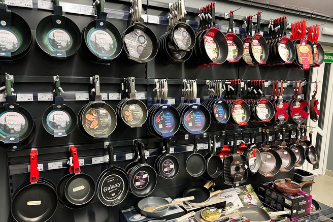 Kuharji razkrivajo, na kaj moramo biti pozorni pri nakupu teflonske ponve: cena ni vse, raje se osredotočite na to