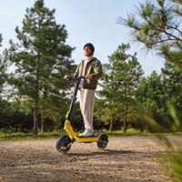 Xiaomi predstavlja popoln duet za hiter tempo in brezhibno mobilnost: Električni skiro Xiaomi Electric Scooter 6 Ultra in uro Xiaomi Watch 5