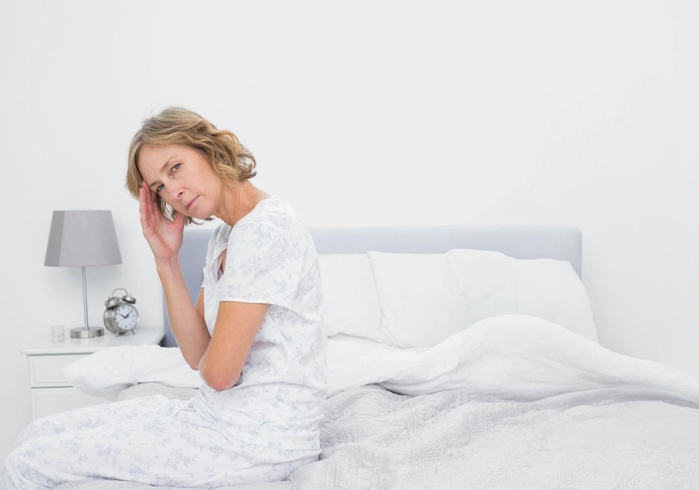 1. POSTELJA V vseh kulturah in obdobjih je bila postelja veliko več kot le kos pohištva - je simbol počitka, …