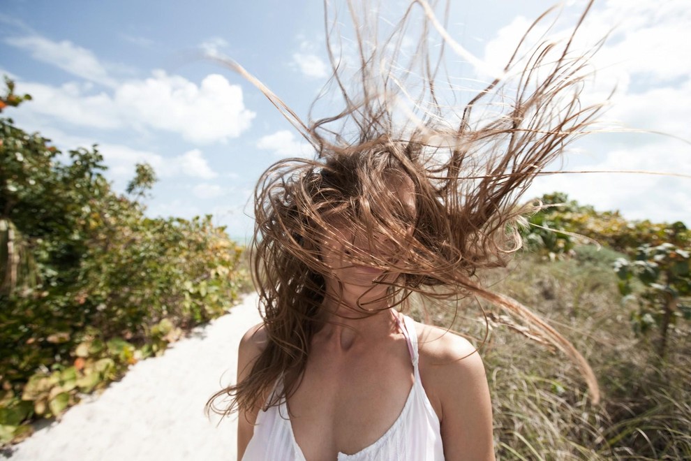 Trije jasni znaki, da je čas za škarje! Lasje zelo jasno sporočajo, kdaj potrebujejo poseg – vprašanje je le, ali …