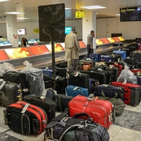 Trik z letališča: Evo, kako bo vaš kovček prišel prvi na trak