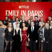 Po boju s težko boleznijo umrl igralec serije "Emily v Parizu"