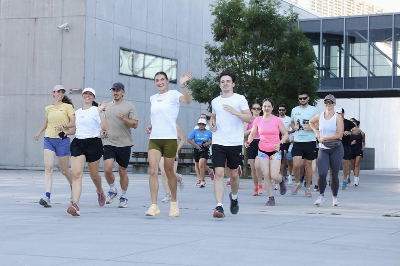 Bili smo na poletnem Ljubljana Run Club teku, kjer nas je spremljala osvežilna herbalna voda DoNatural