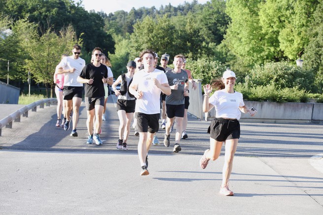 Bili smo na poletnem Ljubljana Run Club teku, kjer nas je spremljala osvežilna herbalna voda DoNatural