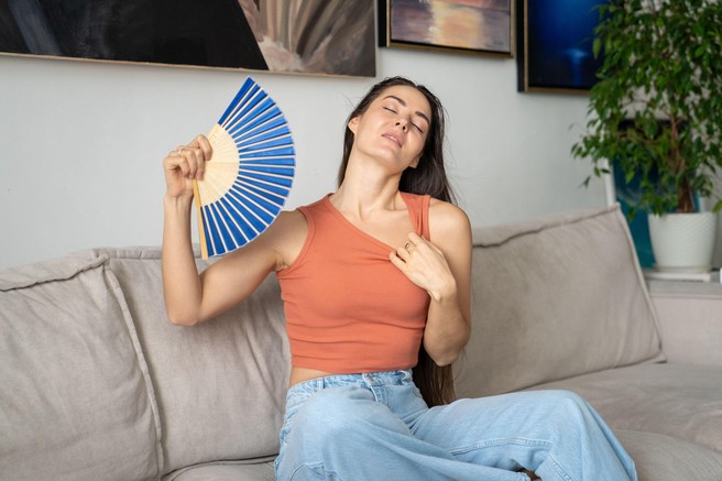 Vročinski val je tu, večina pa dela isto napako: tega v visokih temperaturah nikar ne počnite