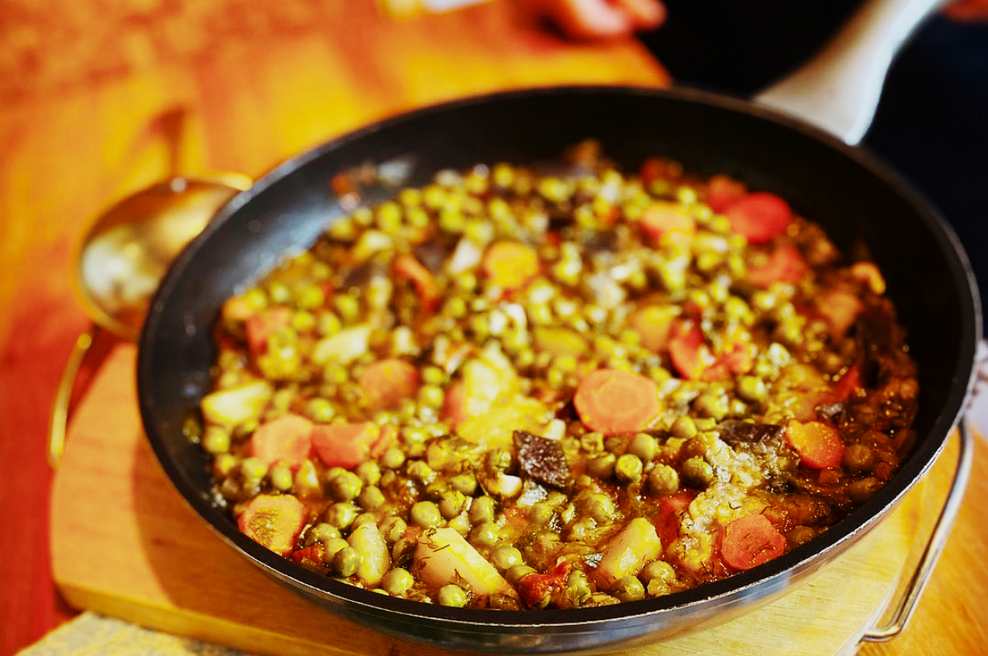 Recept is ene najbolj zdravih kuhinj na svetu: tako pripravite slastno enolončnico z grahom, korenjem in krompirjem (foto: Instagram / Posnetek zaslona)