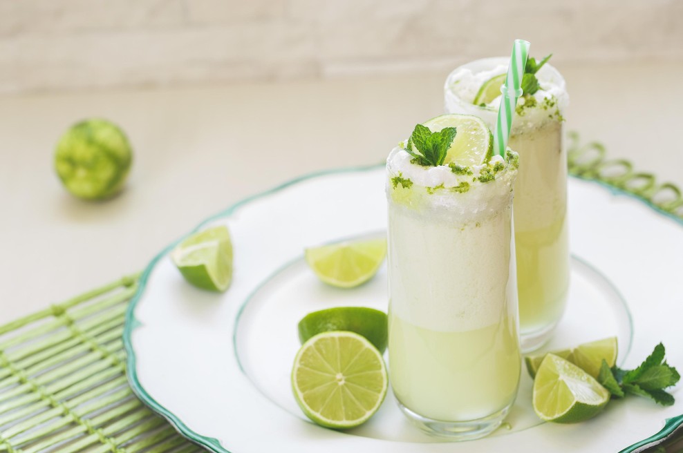 Tako pripravite brazilsko limonado: je kremasta, osvežujoča in polna vitamina C, namesto limon pa potrebujete nekaj drugega (foto: Profimedia)