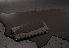 Kaj storiti, če vam telefon pade v vodo? Pozabite na riž, raje storite to