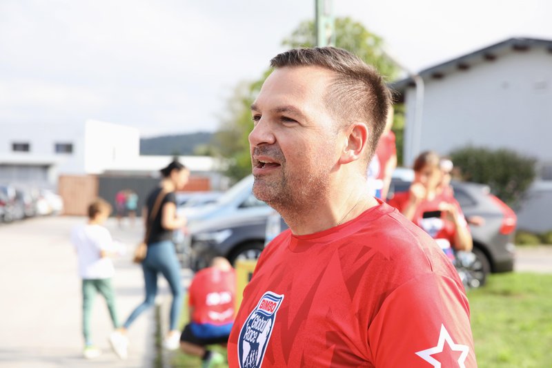 Uspešni prvi Bimbo Race Adria na Grosupljem, kjer so številni tekači združili moči in Rdečemu križu zagotovili kar 13.000 kosov kruha