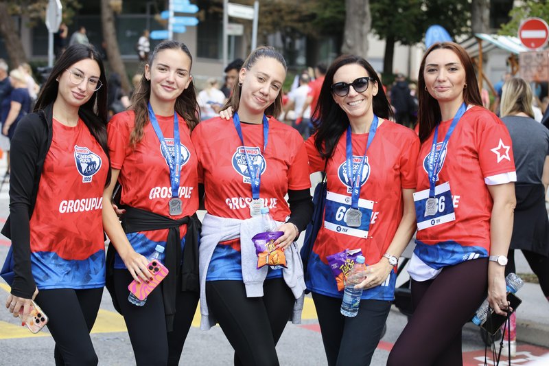 Uspešni prvi Bimbo Race Adria na Grosupljem, kjer so številni tekači združili moči in Rdečemu križu zagotovili kar 13.000 kosov kruha