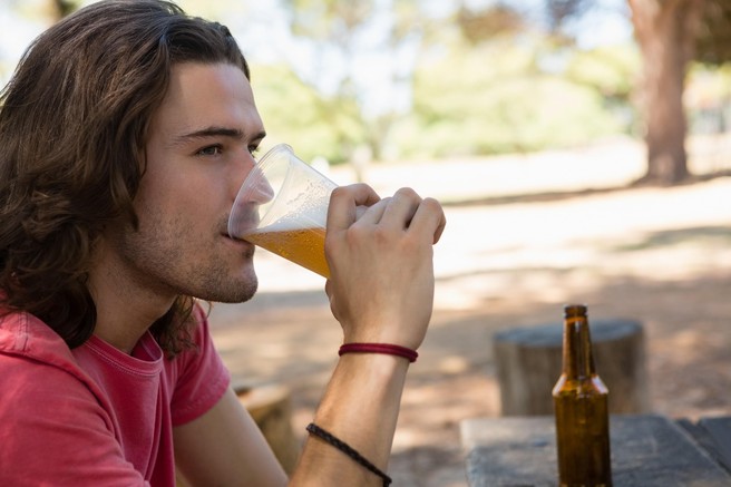 Bodite pozorni nanje: to so znaki, da uživate preveč alkohola
