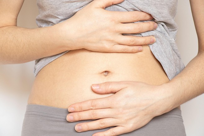 Poslovite se od napihnjenosti: tukaj je 5 preprostih navad za boljšo prebavo