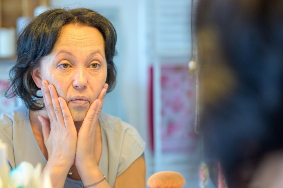 Dermatologinja opozarja: če je vaša koža videti utrujena, je to pogosto razlog (foto: Profimedia)