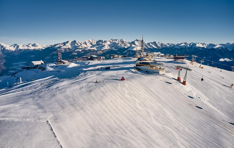 Hotel Kronplatz s petimi zvezdicami – minuto stran od gondole