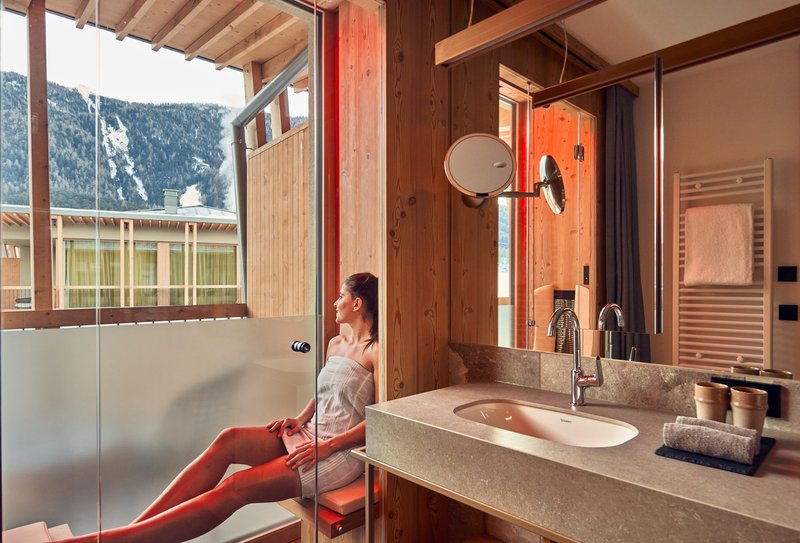 Hotel Kronplatz s petimi zvezdicami – minuto stran od gondole